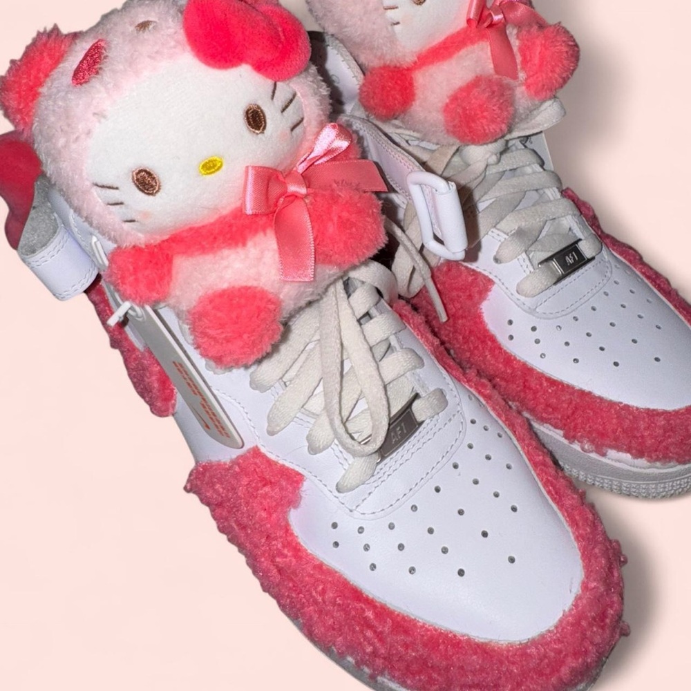 Customized Hello Kitty Pink and White Air Force 1 - Picture 5 of 8
